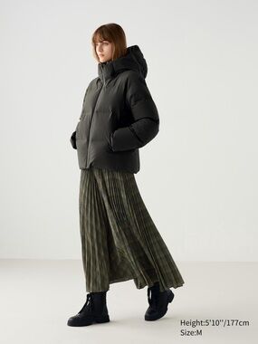 UNIQLO : C Pleated Long Skirt in 53 Green